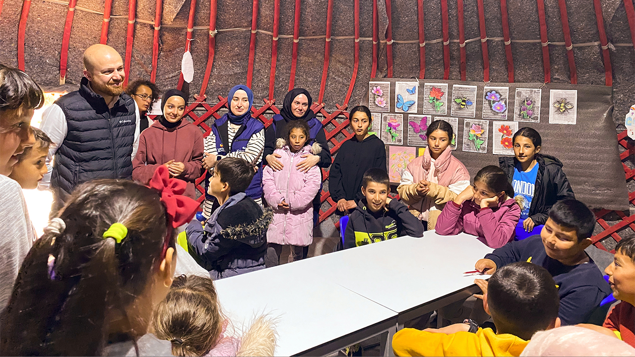 Mütevelli Heyeti Başkanımız Kahramanmaraş'ta Kurulan Eğitim Çadırımızı Ziyaret Etti