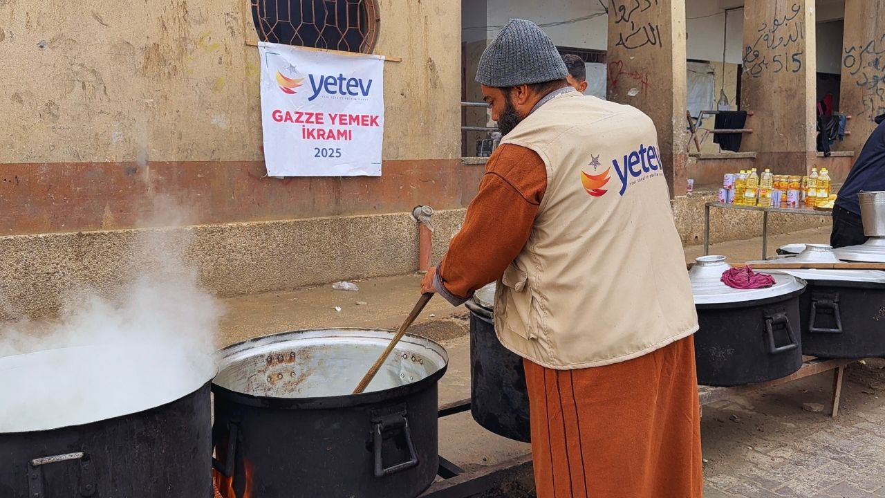Sadaka Taşından Doğan İyilik Gazze’de Yemek İkramı Oldu
